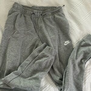 nike sweatpants in light grey.